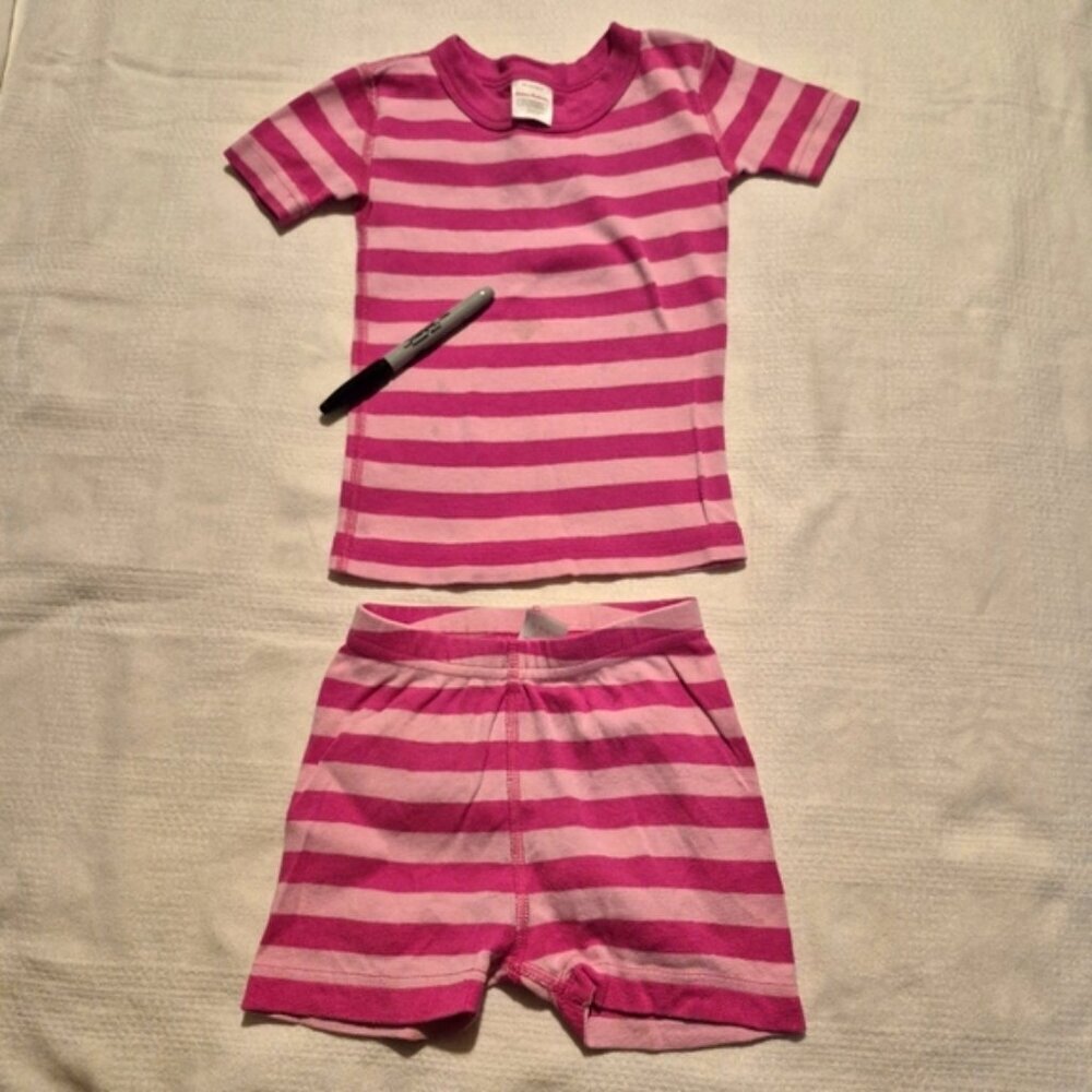 Hanna Andersson girls size 90 or 3T 2 tone pink pajamas, top has faint stains